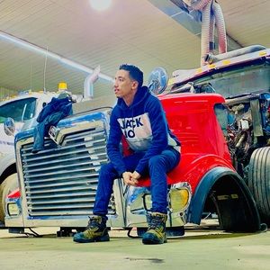 Meet your Posher, Ayoub